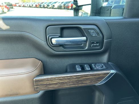 Used 2022 Chevrolet Silverado 2500 High Country w/ Z71 Off-Road Package image 21