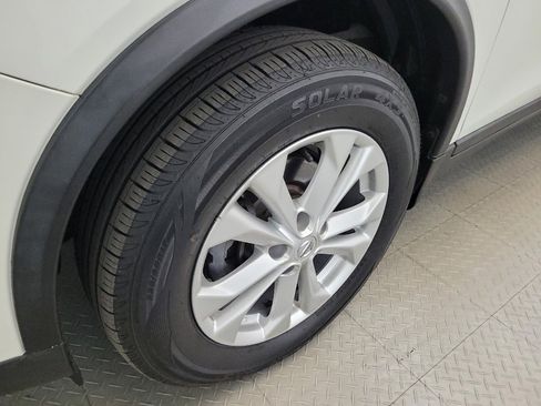 Used 2016 Nissan Rogue SV w/ SV Premium Package AWD/4WD image 31