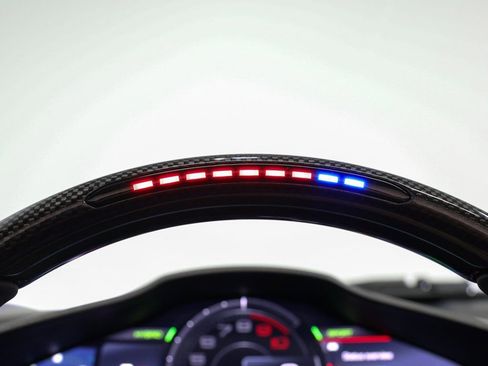 Used 2023 Ferrari SF90 Spider image 54