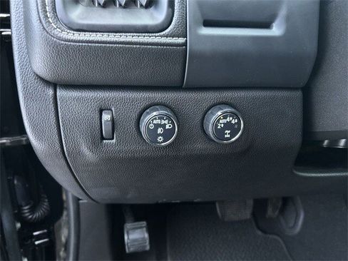 Used 2021 GMC Canyon Denali image 17