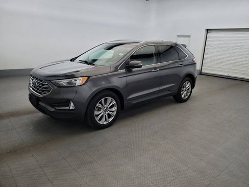 Used 2019 Ford Edge Titanium AWD/4WD image 2