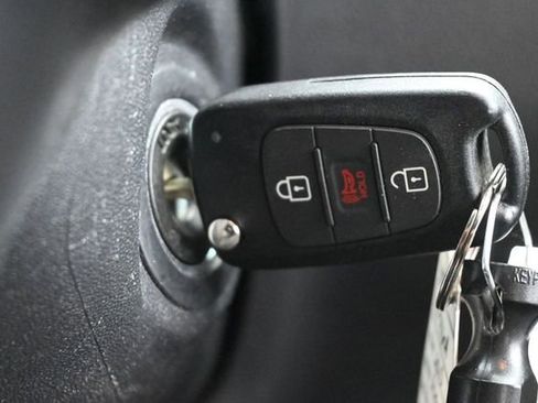 Used 2013 Kia Soul FWD image 35