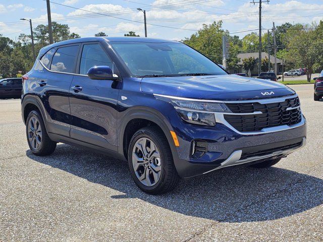 Used 2026 Kia Seltos LX AWD/4WD image 6