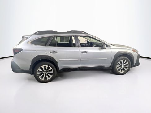 Used 2023 Subaru Outback Limited image 4
