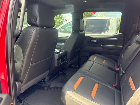 Used 2024 GMC Sierra 1500 AT4 w/ Technology Package AWD/4WD image 9