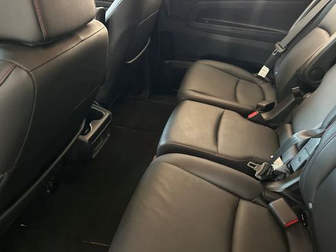 Used 2024 Honda Odyssey Sport image 4