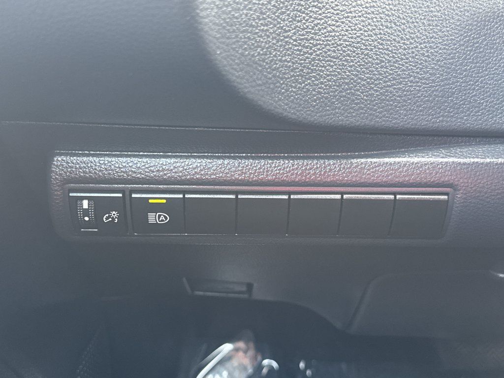 Used 2024 Toyota Corolla LE FWD image 32