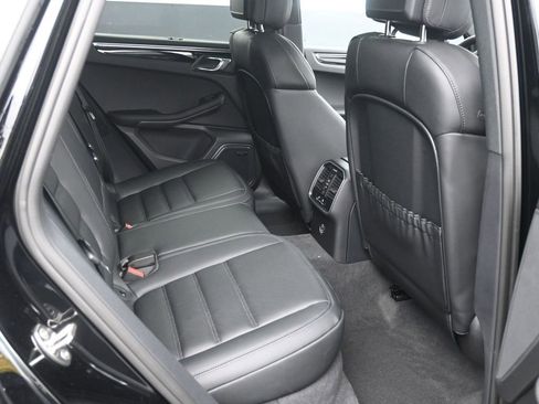 New 2026 Porsche Macan image 17