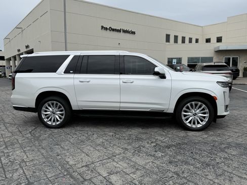 Used 2023 Cadillac Escalade ESV Luxury RWD image 8