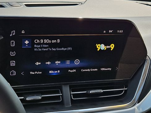 Used 2024 Chevrolet Trax LT w/ Sunroof Package FWD image 17