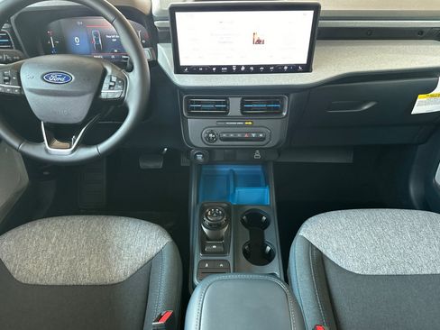 New 2025 Ford Maverick XLT w/ XLT Luxury Package image 13