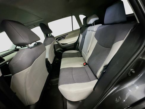Used 2022 Toyota RAV4 XLE image 30