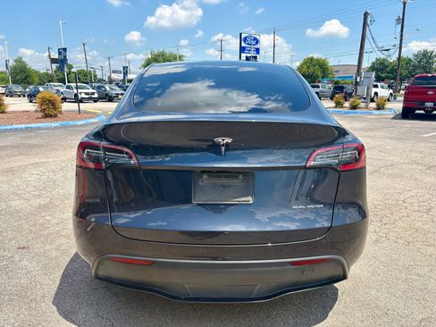 Used 2024 Tesla Model Y Long Range AWD/4WD image 4