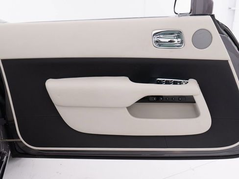 Certified 2018 Rolls-Royce Dawn RWD image 19