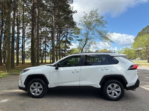 Used 2019 Toyota RAV4 LE image 6
