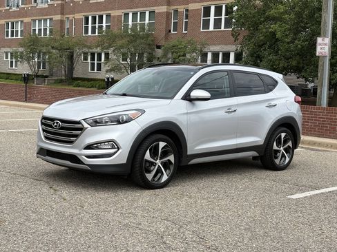 Used 2018 Hyundai Tucson Limited w/ Ultimate Package 02 FWD image 2