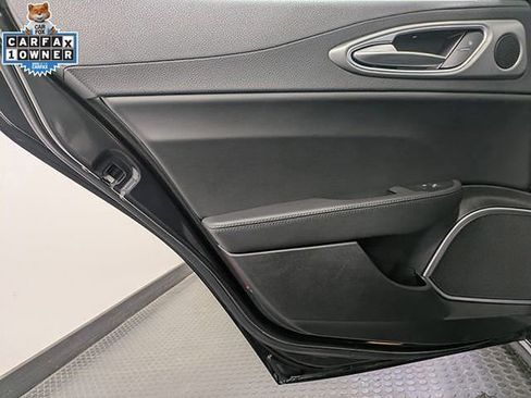 Used 2022 Alfa Romeo Giulia Veloce image 24