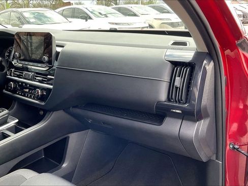 Used 2022 Nissan Pathfinder SV AWD/4WD image 22