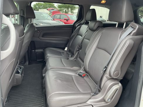 Used 2018 Honda Odyssey Elite image 16