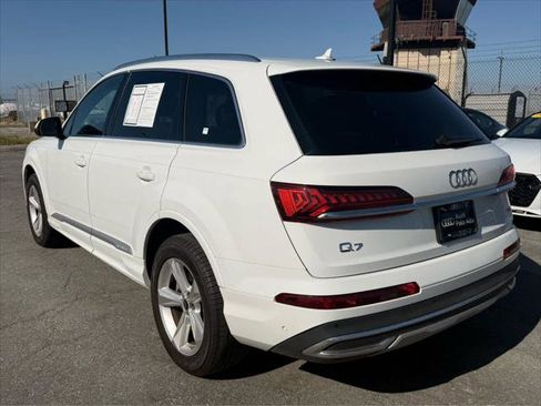 Used 2023 Audi Q7 2.0T Premium w/ Convenience Package AWD/4WD image 4