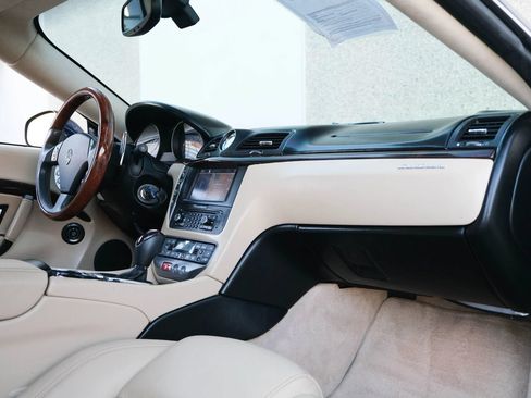 Used 2010 Maserati GranTurismo Coupe RWD image 25