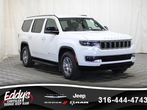 Used 2024 Jeep Wagoneer 4WD image 1