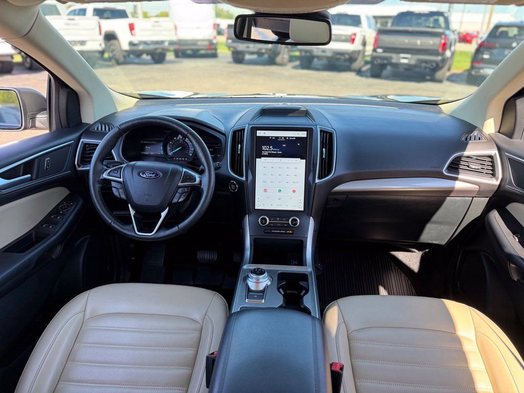 Used 2023 Ford Edge SEL w/ Convenience Package AWD/4WD image 2