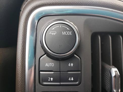 Used 2020 Chevrolet Silverado 1500 LT Trail Boss AWD/4WD image 31