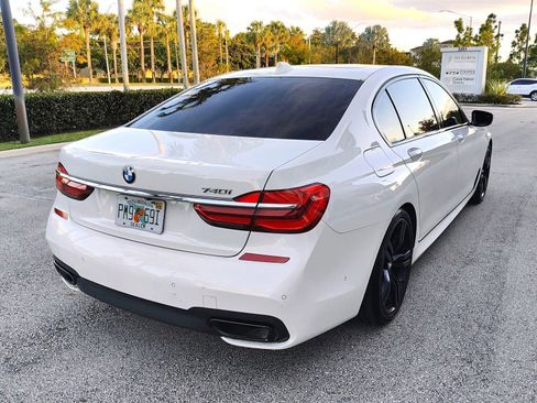 Used 2018 BMW 740i image 3