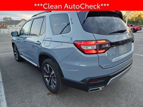 Used 2023 Honda Pilot Touring image 4