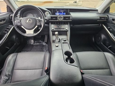 Used 2017 Lexus IS 200t image 8