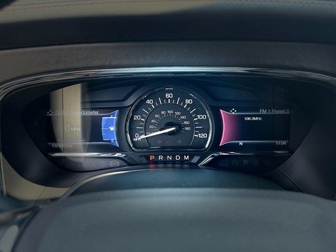 Used 2016 Lincoln Navigator Reserve AWD/4WD image 19