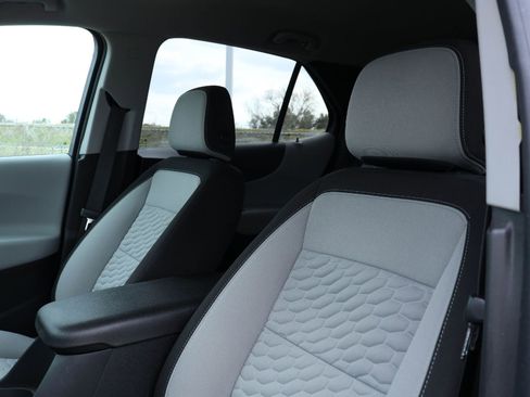 Used 2020 Chevrolet Equinox LT w/ LPO, Floor Liner Package FWD image 11