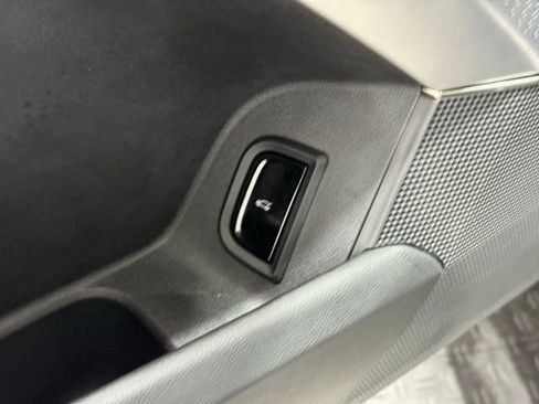 Used 2024 Cadillac Lyriq Sport image 17