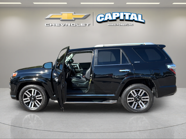 Used 2016 Toyota 4Runner Limited AWD/4WD image 9