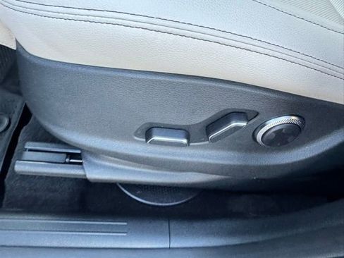 Used 2026 Genesis GV70 2.5T Select image 25