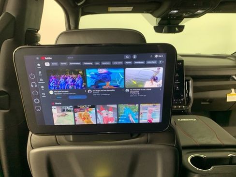 Used 2025 GMC Yukon XL AT4 Ultimate image 40