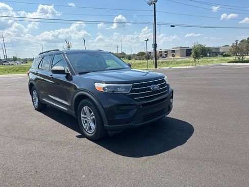 Used 2021 Ford Explorer XLT RWD image 1