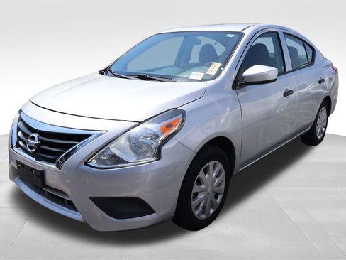 Used 2019 Nissan Versa S Plus FWD image 3