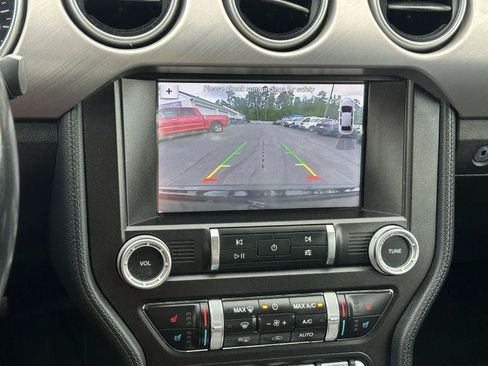 Used 2019 Ford Mustang Premium RWD image 10