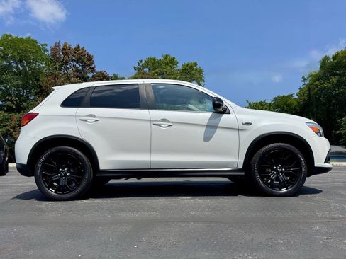 Used 2017 Mitsubishi Outlander Sport LE AWD/4WD image 2