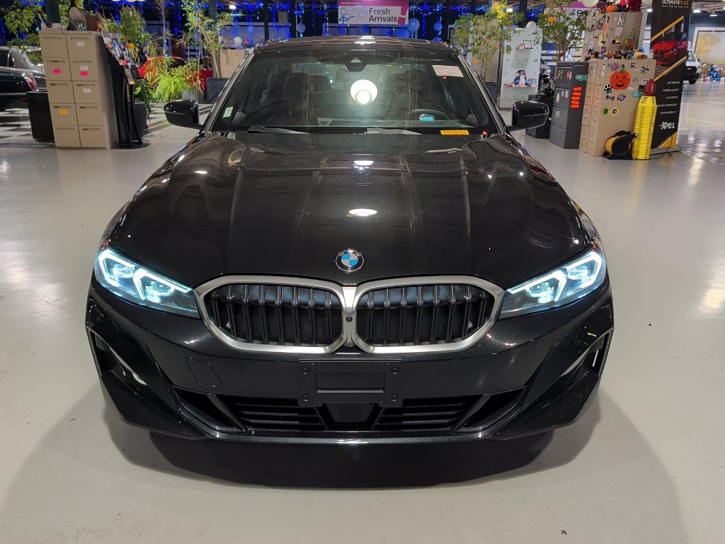 Certified 2025 BMW 330i xDrive Sedan w/ Premium Package AWD/4WD image 8