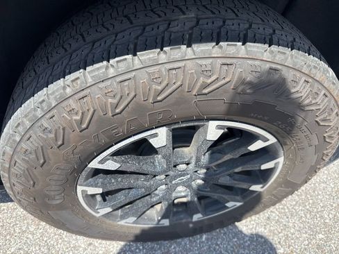 Used 2024 Chevrolet Traverse Z71 w/ LPO, Floor Liner Package AWD/4WD image 10
