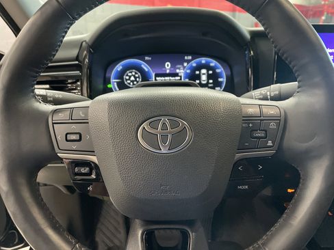 Certified 2025 Toyota Camry XLE w/ Premium Plus Package FWD image 18