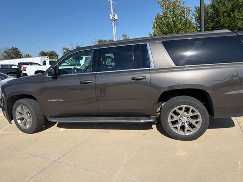 Used 2020 GMC Yukon XL SLT AWD/4WD image 6
