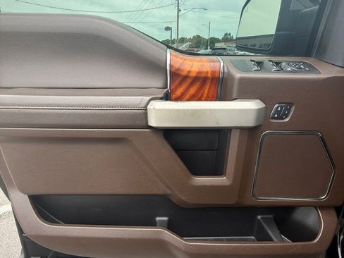 Used 2017 Ford F150 King Ranch w/ Equipment Group 601A Luxury AWD/4WD image 22