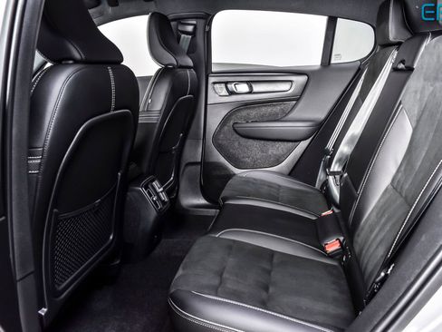 Used 2023 Volvo C40 P8 Recharge Ultimate image 20