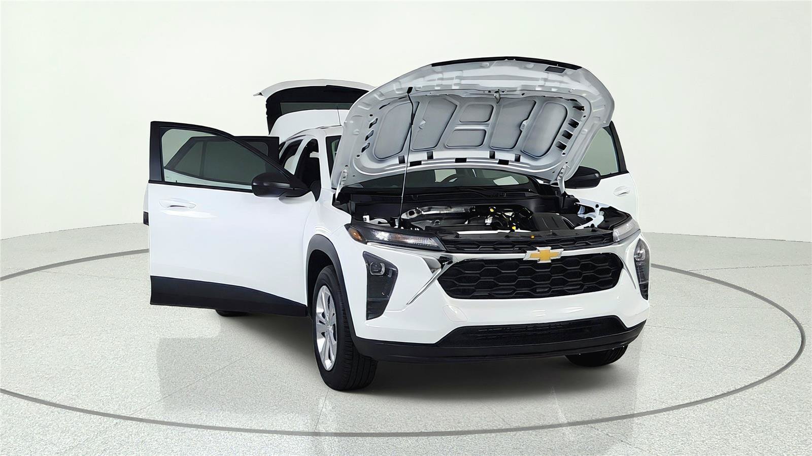 Used 2026 Chevrolet Trax LS FWD image 9