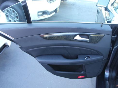 Used 2013 Mercedes-Benz CLS 550 image 23