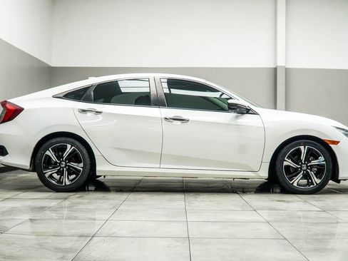 Used 2018 Honda Civic Touring image 6